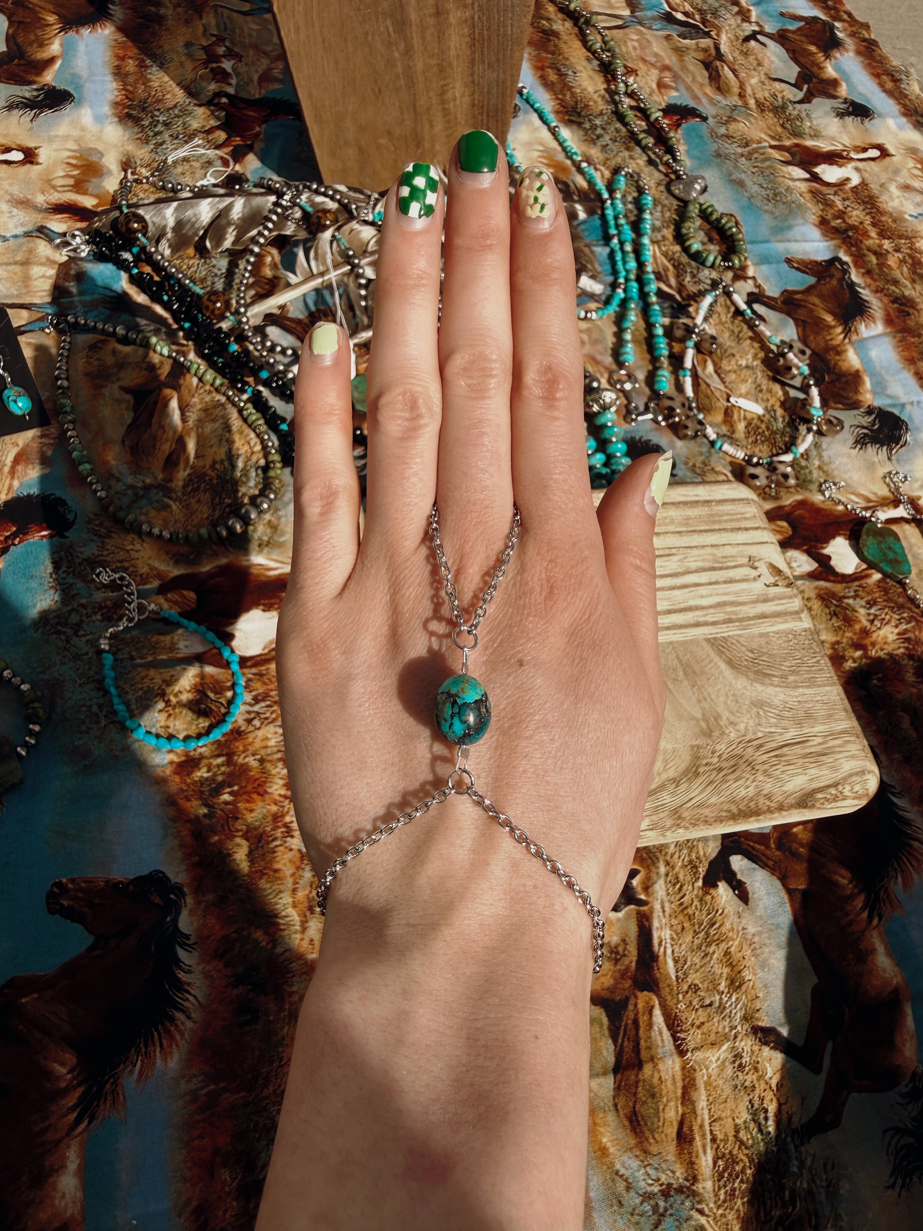 The Francesca Handchain